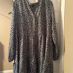 Simply Southern Gray Leopard Print Top